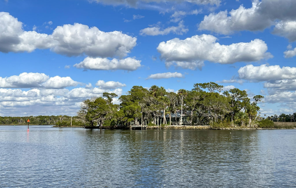 Homosassa River Island Home